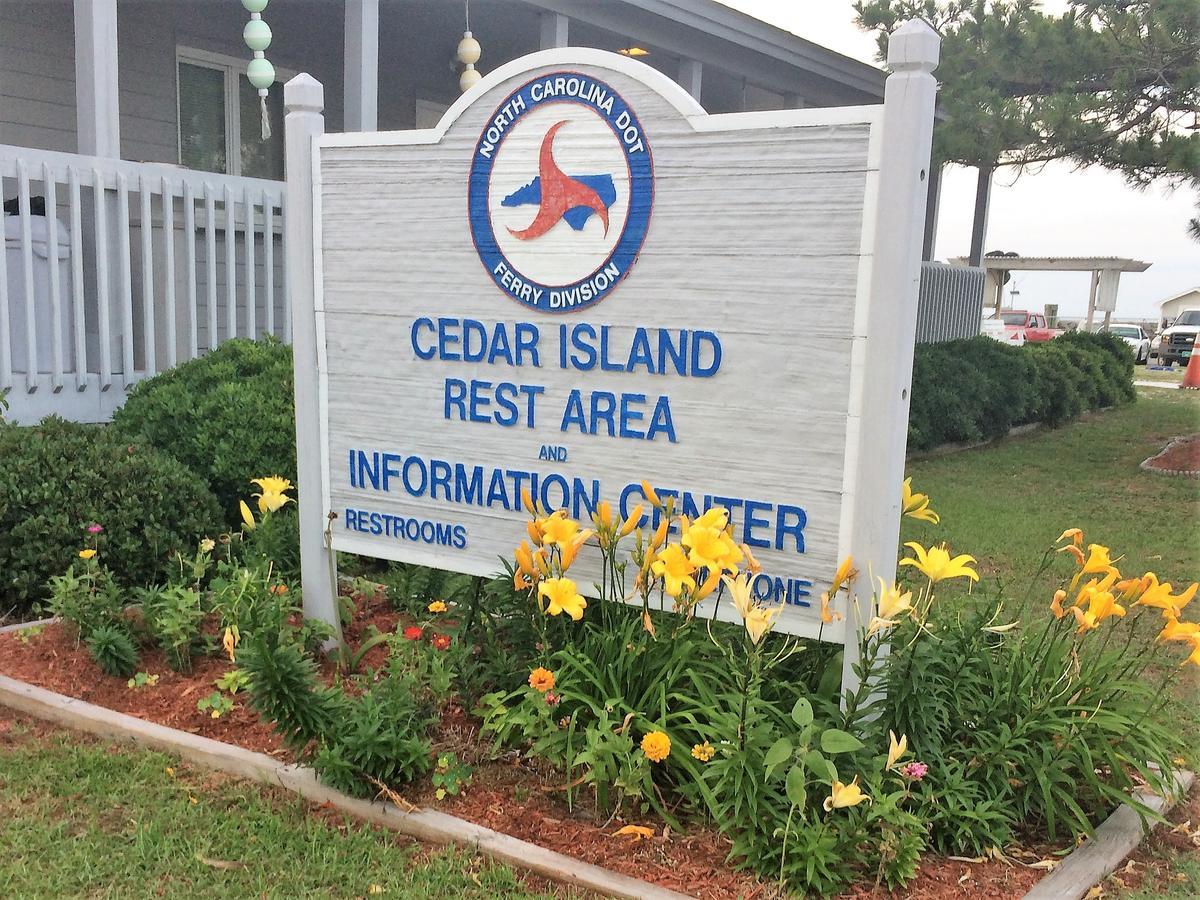 Cedar Island Resort Buitenkant foto